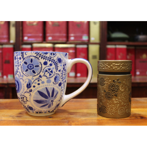 Mug Maxi Arabesques bleues et blanches - Compagnie Anglaise des Thés