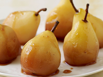 Poires pochées au thé Earl Grey, à la vanille et à la cannelle